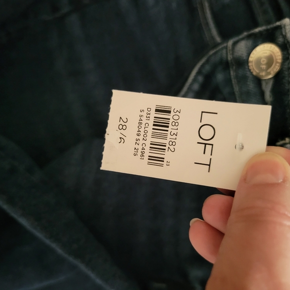 Loft Crop Cut Off Jeans - Picture 6 of 7